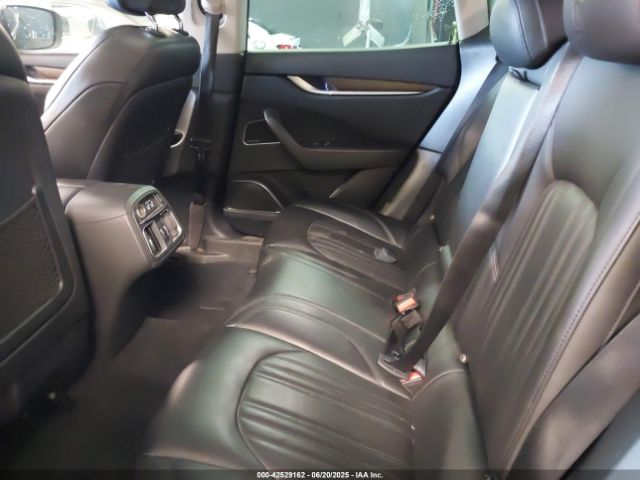 2017 MASERATI LEVANTE ZN661XUL4HX254428 Photo 7