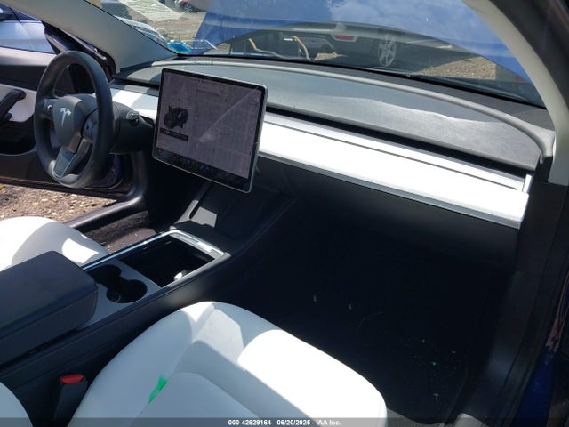 2021 TESLA MODEL 3 5YJ3E1EB2MF925319 Photo 4