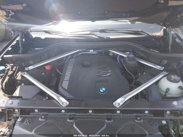 2025 BMW X7 5UX23EM04S9X21636 Photo 9