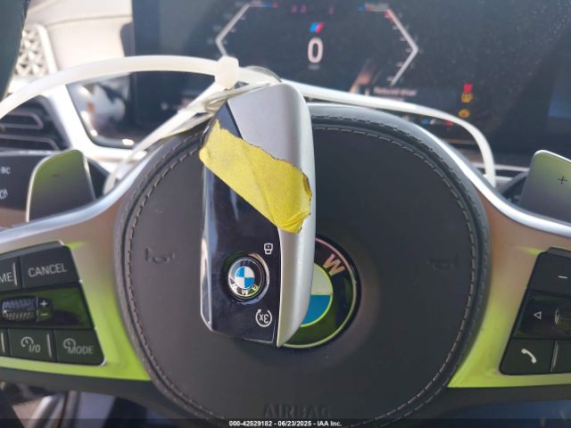 2025 BMW X7 5UX23EM04S9X21636 Photo 10