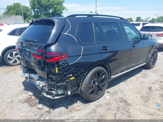 2025 BMW X7 5UX23EM04S9X21636 Photo 3