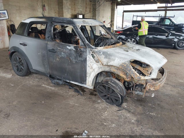 2014 MINI COUNTRYMAN WMWZC5C58EWP38553 Photo 0