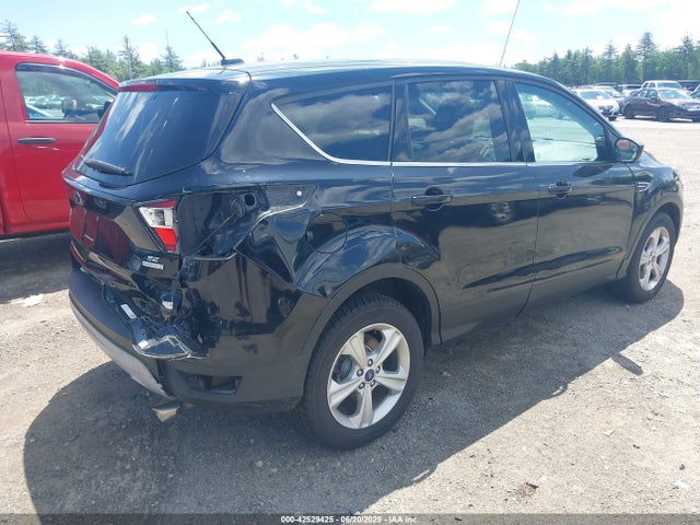 1FMCU0G93HUB04407 Ford Escape