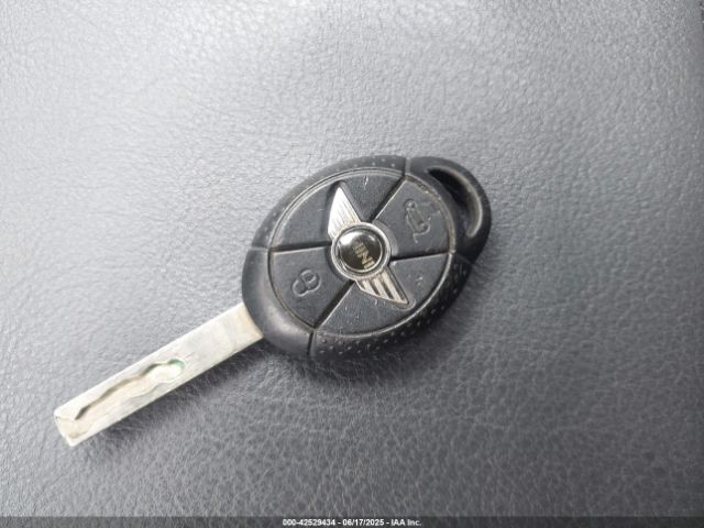 2006 MINI COOPER S WMWRH33516TL93102 Photo 10