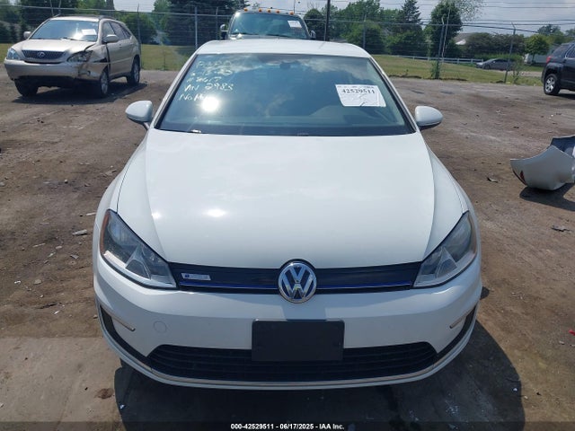 WVWKP7AU3GW912983 Volkswagen 2016