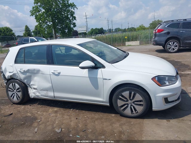 WVWKP7AU3GW912983 Volkswagen 2016
