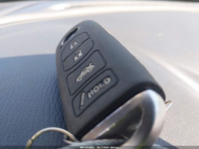 JM1GJ1T62E1136813 Mazda py