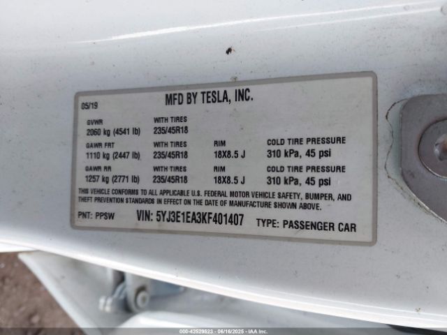 2019 TESLA MODEL 3 5YJ3E1EA3KF401407 Photo 8