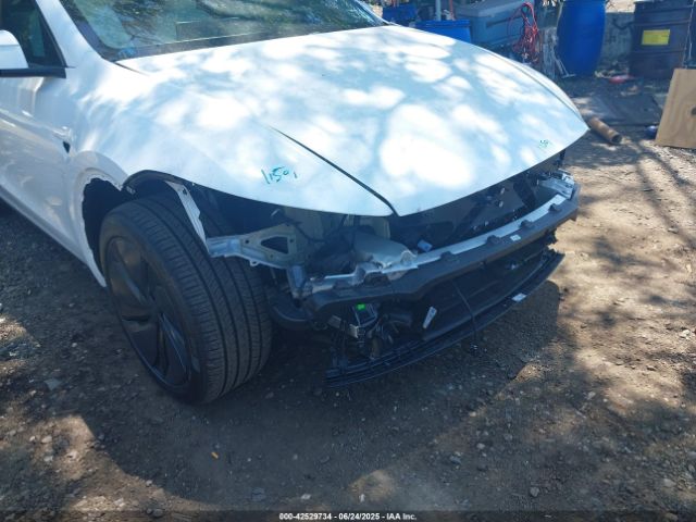 2026 TESLA MODEL Y 7SAYGDEE1TA387657 Photo 5