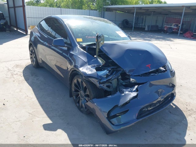2023 TESLA MODEL Y 7SAYGDEF5PF696100 Photo 0