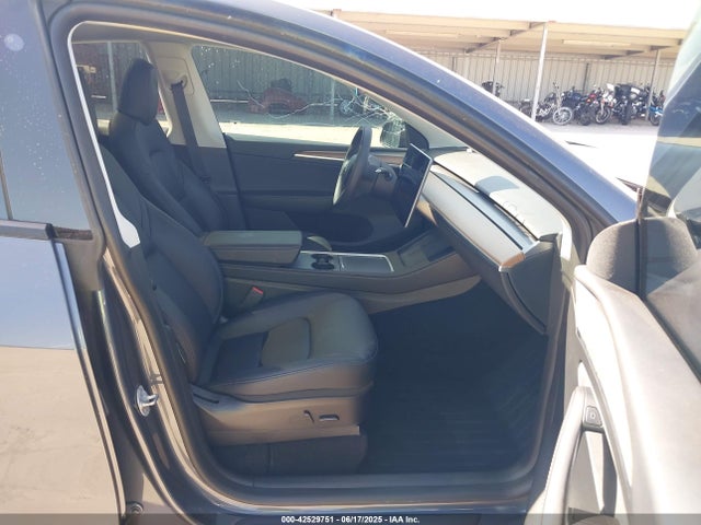 2023 TESLA MODEL Y 7SAYGDEF5PF696100 Photo 4