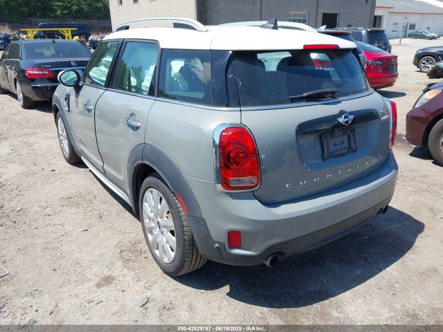 2018 MINI COUNTRYMAN WMZYT5C37J3E59395 Photo 2