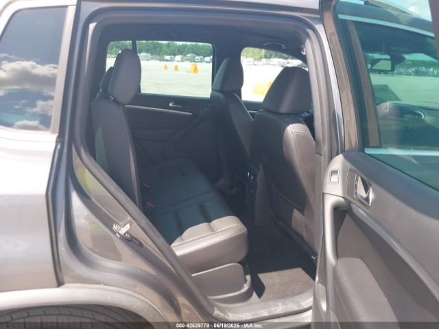 2016 VOLKSWAGEN TIGUAN WVGAV7AX8GW083822 Photo 7