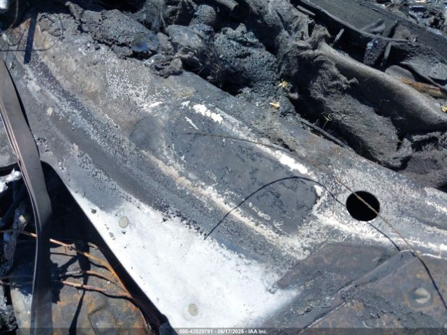 2017 JAGUAR XJ SAJWA2G79H8W12492 Photo 8