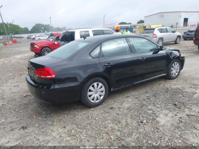 2013 VOLKSWAGEN PASSAT 1VWAH7A38DC147571 Photo 3