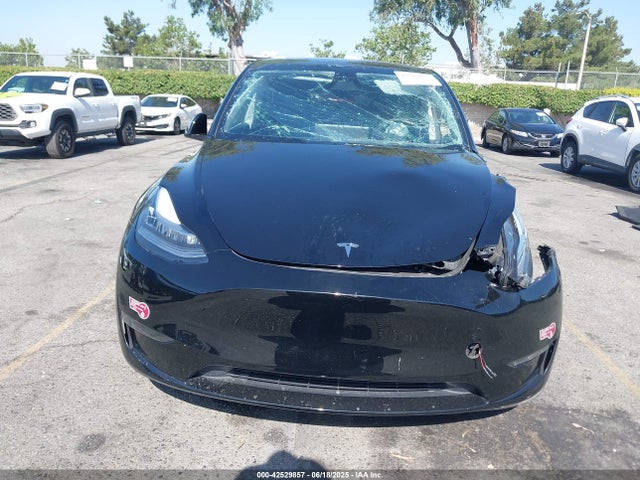 7SAYGDEE8PA138813 Tesla Model Y