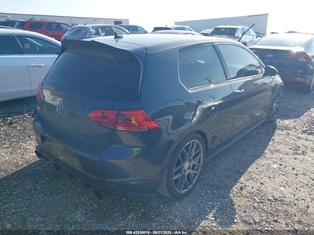 3VWY47AU1FM055562 Volkswagen 2015