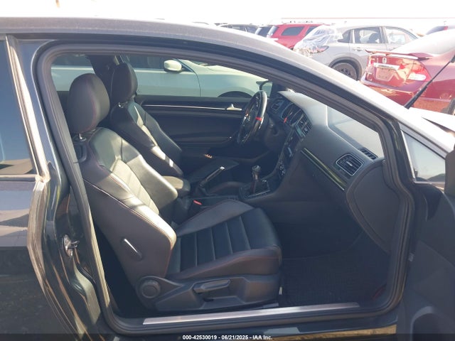 3VWY47AU1FM055562 Volkswagen 2015