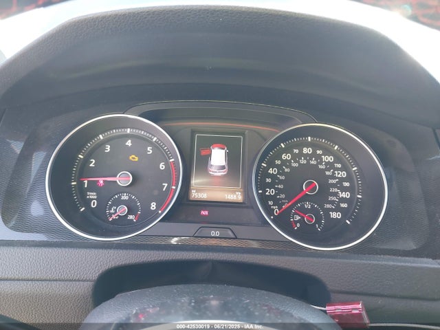 3VWY47AU1FM055562 Volkswagen 2015