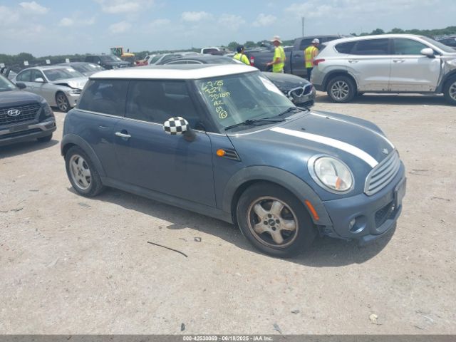 2011 MINI COOPER WMWSU3C57BT252882 Photo 0