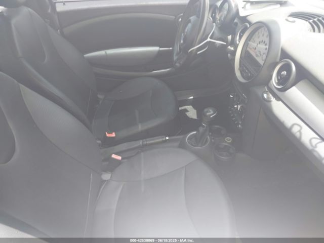 2011 MINI COOPER WMWSU3C57BT252882 Photo 4