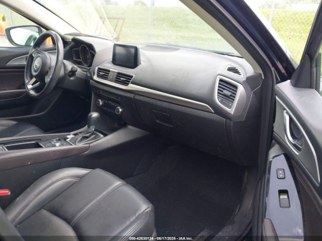 2018 MAZDA MAZDA3 3MZBN1L39JM204670 Photo 4