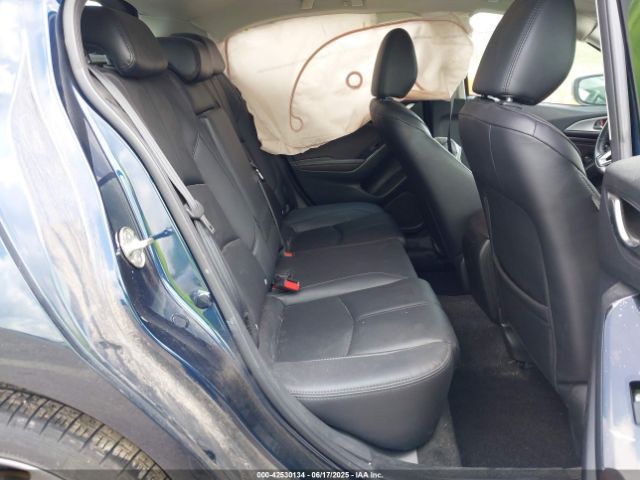 2018 MAZDA MAZDA3 3MZBN1L39JM204670 Photo 7