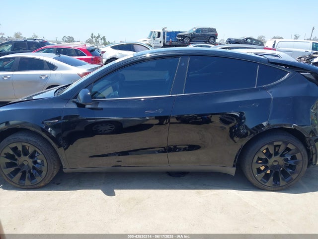 Tesla 2023 2023 7SAYGAEE2PF638323 Image 14