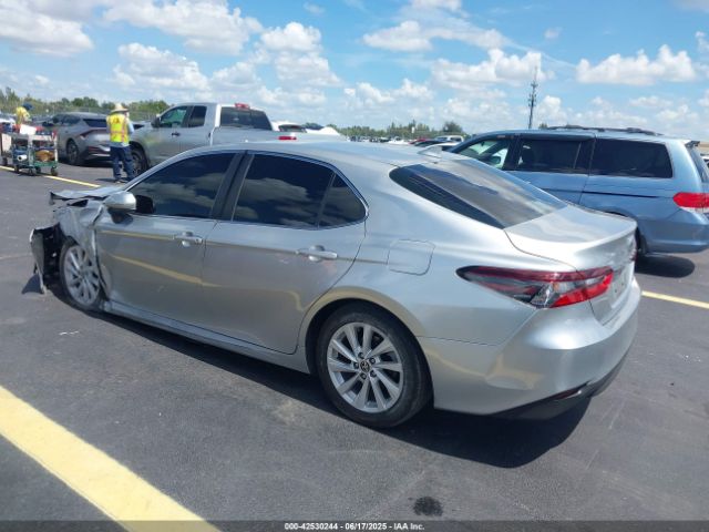 2021 TOYOTA CAMRY 4T1C11AKXMU480087 Photo 2