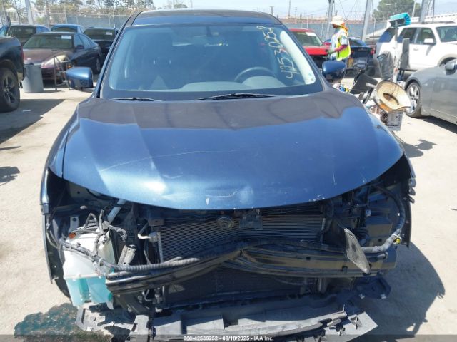 JN8AT2MT5GW008151 Nissan 2016