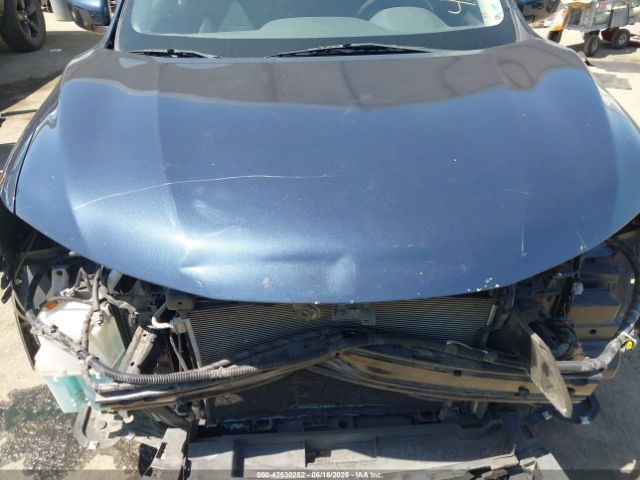 JN8AT2MT5GW008151 Nissan 2016
