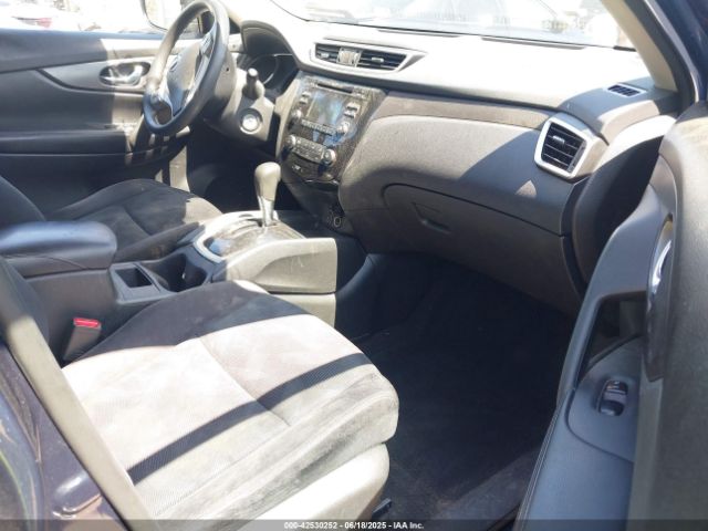 JN8AT2MT5GW008151 Nissan 2016