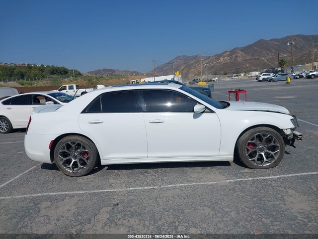 Chrysler 2018 2018 2C3CCABG8JH240225 Image 14