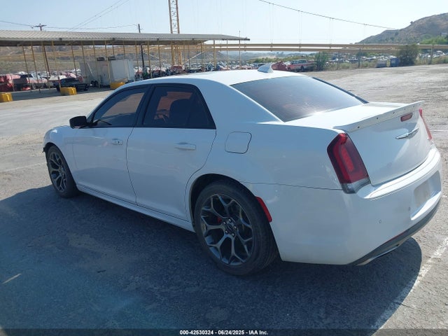 Chrysler 2018 2018 2C3CCABG8JH240225 Image 3