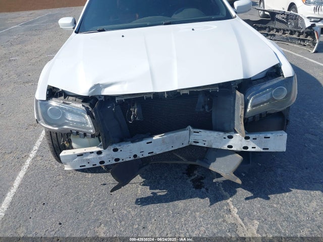 Chrysler 2018 2018 2C3CCABG8JH240225 Image 6