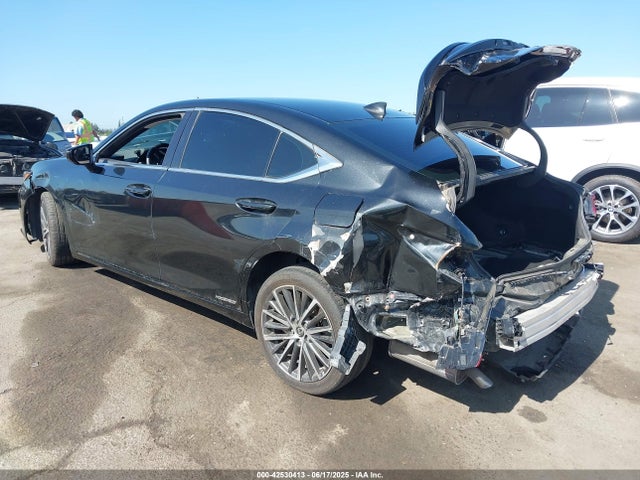 Lexus a25a-fxs, 3nm 2022 58ADA1C17NU017942 Image 3
