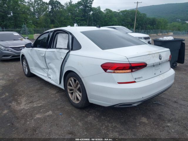 2021 VOLKSWAGEN PASSAT 1VWAA7A33MC014365 Photo 2