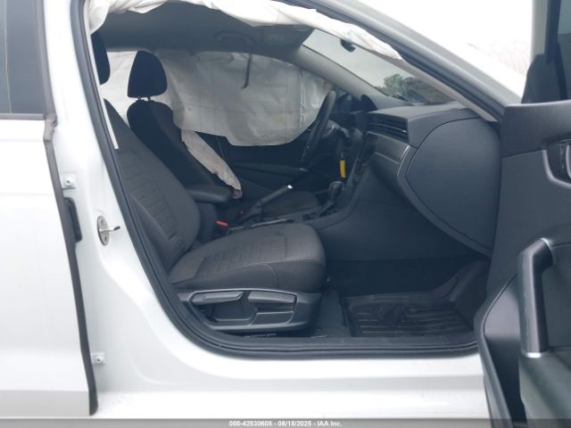 2021 VOLKSWAGEN PASSAT 1VWAA7A33MC014365 Photo 4
