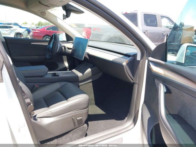 7SAYGDEEXNA014247 Tesla Model Y