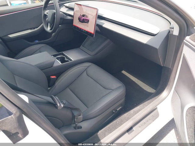 2025 TESLA MODEL 3 5YJ3E1EA7SF897151 Photo 4