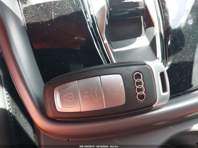 2025 AUDI A3 WAUHUDGY1SA068635 Photo 10