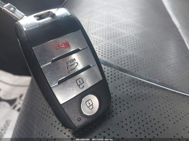 2018 KIA SORENTO 5XYPK4A57JG374286 Photo 10