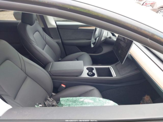 2025 TESLA MODEL Y 7SAYGDEE2SF305808 Photo 4