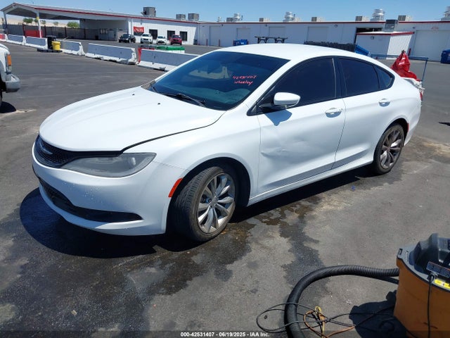 Chrysler 200 2015 1C3CCCBB2FN587211 Image 2