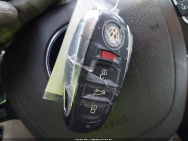2012 VOLKSWAGEN TOUAREG WVGEK9BPXCD010820 Photo 10