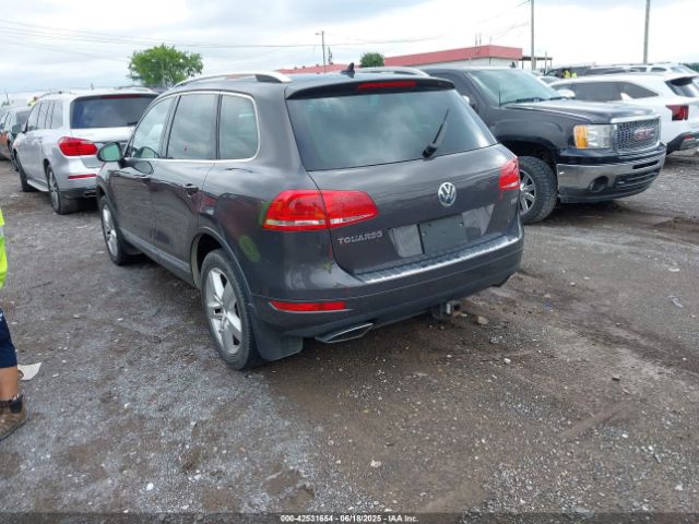 2012 VOLKSWAGEN TOUAREG WVGFK9BP0CD002939 Photo 2