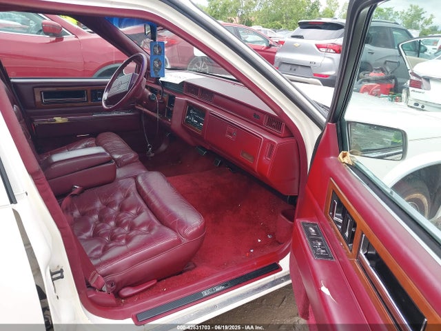 1991 CADILLAC FLEETWOOD 1G6CB53B2M4263531 Photo 4