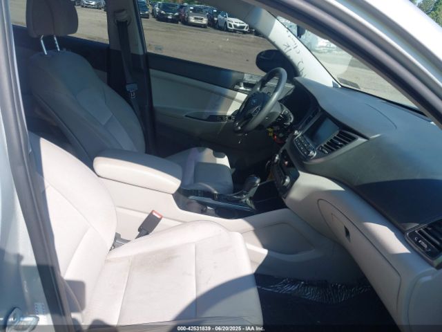 2018 HYUNDAI TUCSON KM8J3CA47JU756140 Photo 4