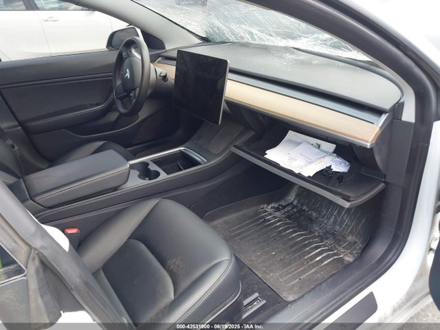 2021 TESLA MODEL 3 5YJ3E1ECXMF862737 Photo 4