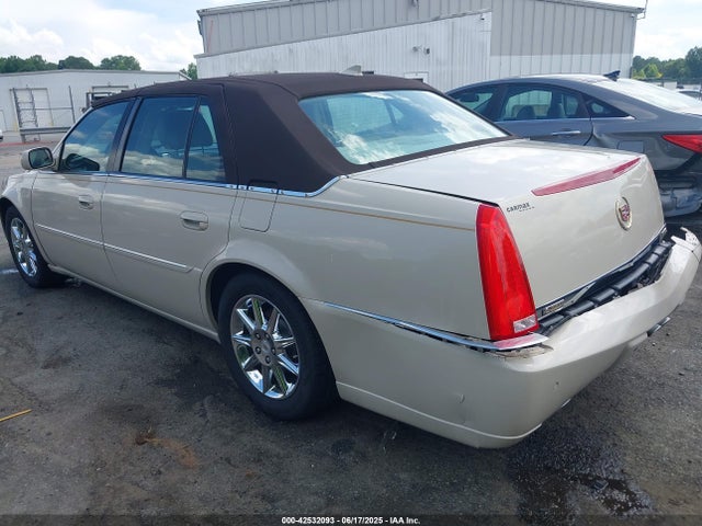 2010 CADILLAC DTS 1G6KD5EY3AU130358 Photo 2